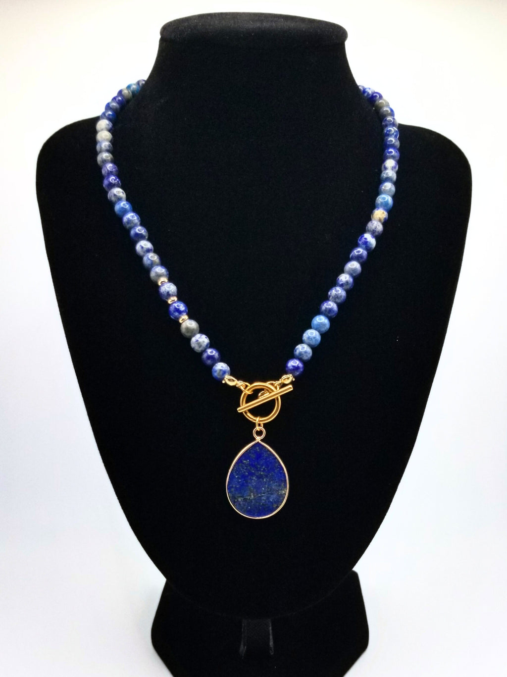 Lapis Lazuli Beaded Choker – Teardrop Pendant, 18k Gold Toggle Necklace