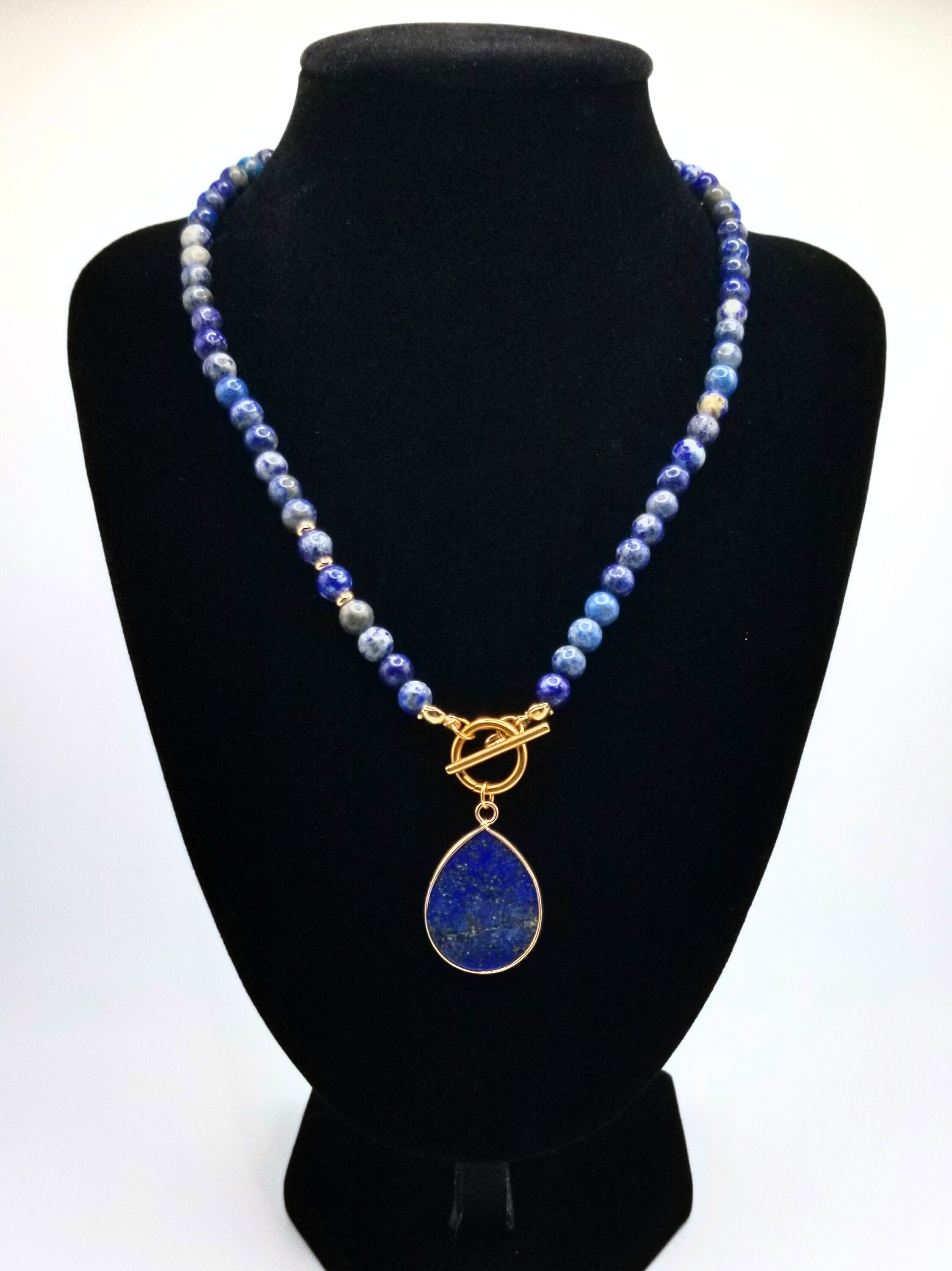 Lapis Lazuli Beaded Choker – Teardrop Pendant, 18k Gold Toggle Necklace
