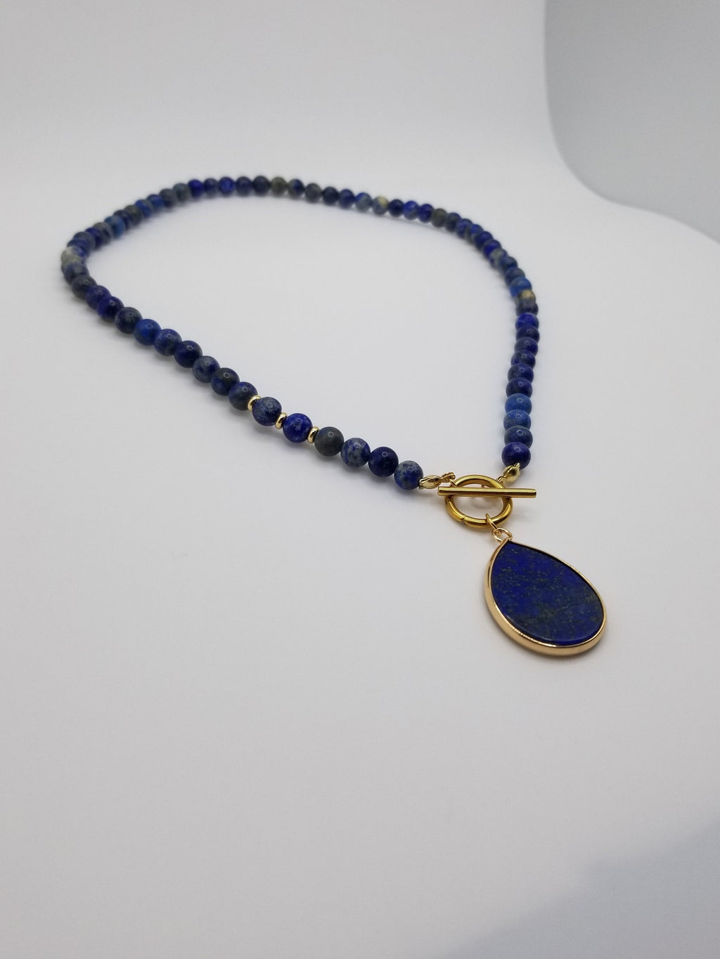 Lapis Lazuli Beaded Choker – Teardrop Pendant, 18k Gold Toggle Necklace