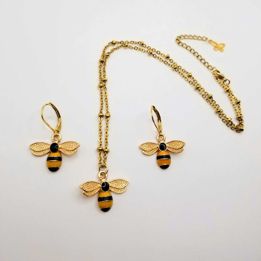 18k Gold Bumblebee Jewelry Set: Honeycomb Necklace and Earrings