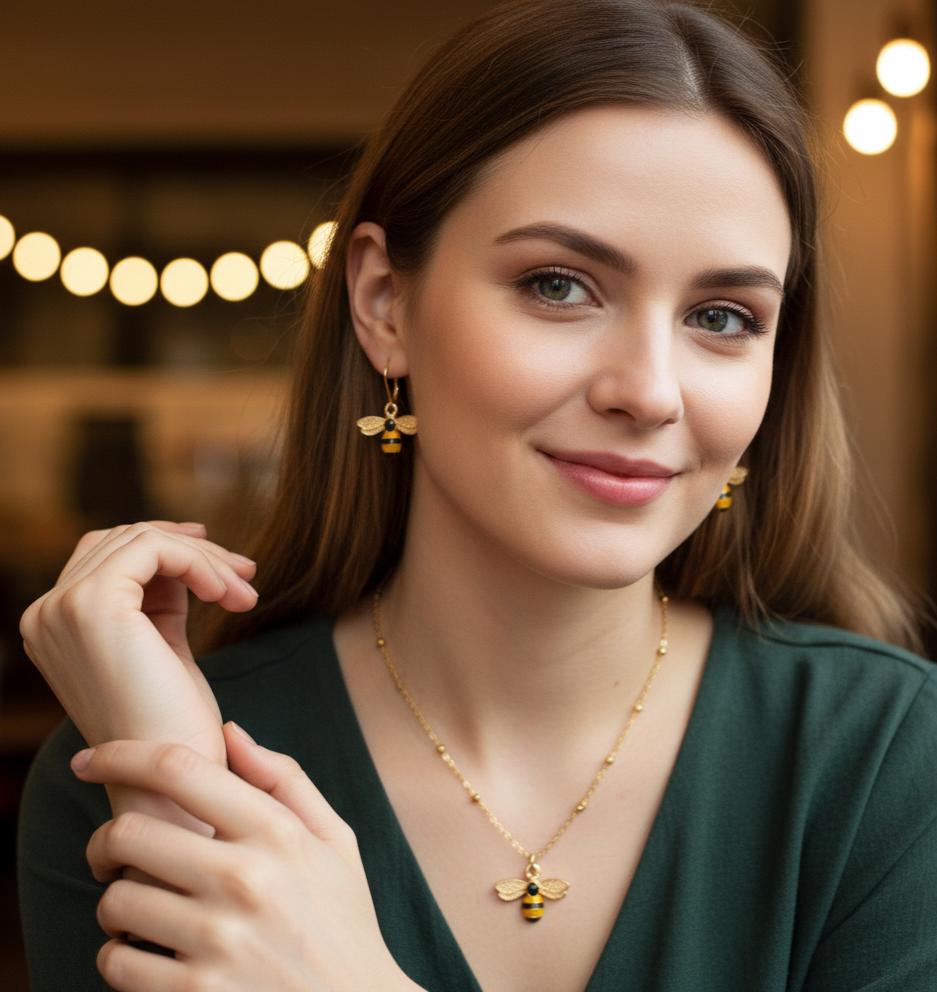 18k Gold Bumblebee Jewelry Set: Honeycomb Necklace and Earrings